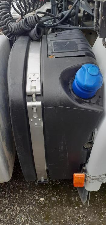 RESERVOIR ADBLUE IVECO STRALYS-image
